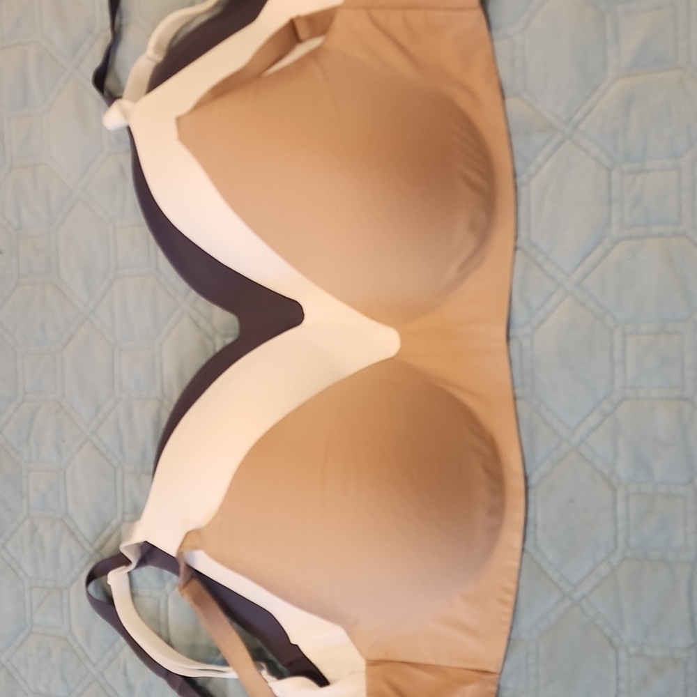 Lot of 3 VS bras 36DDD tags removed